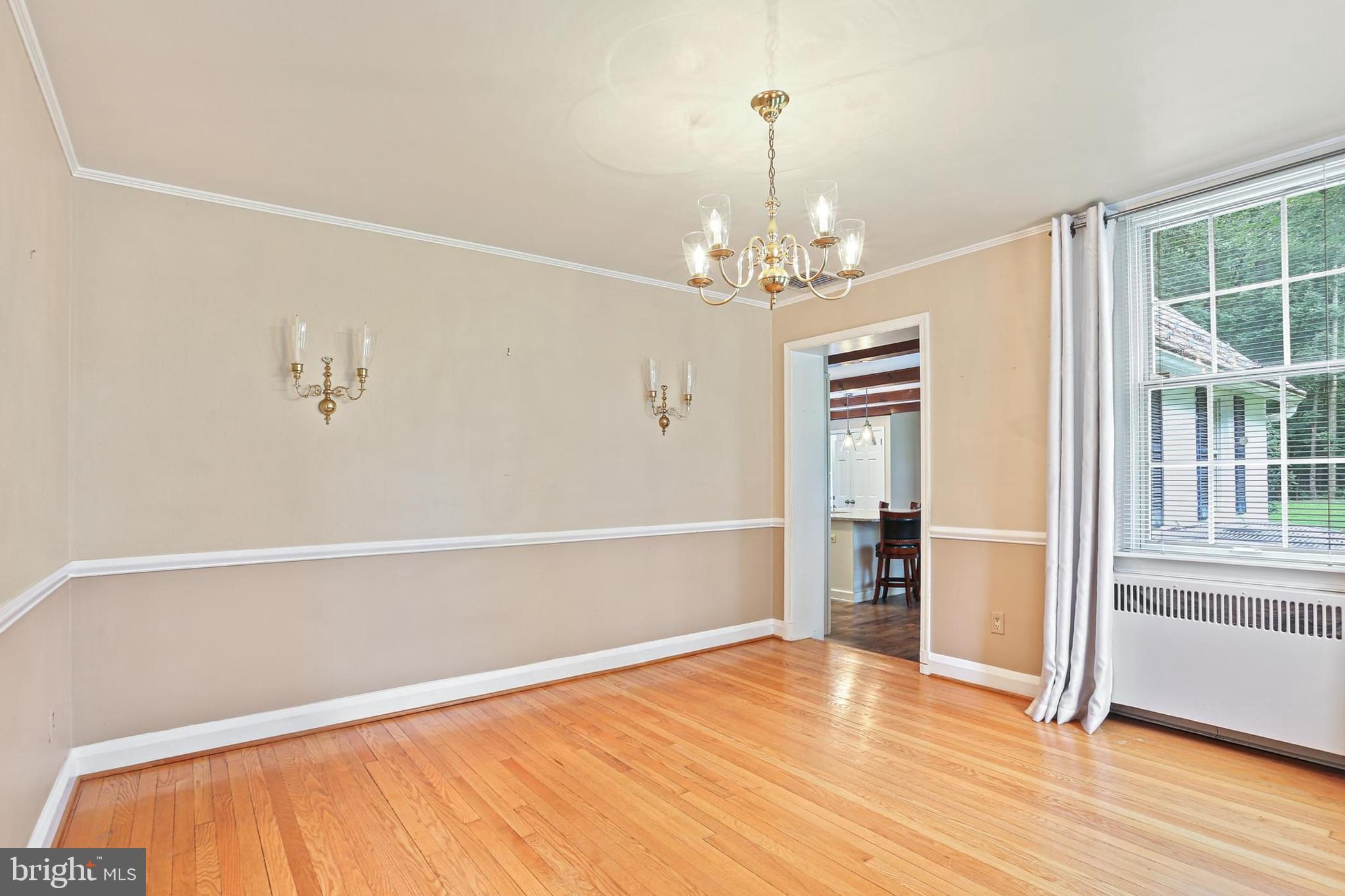 FALLS ROAD - Residential