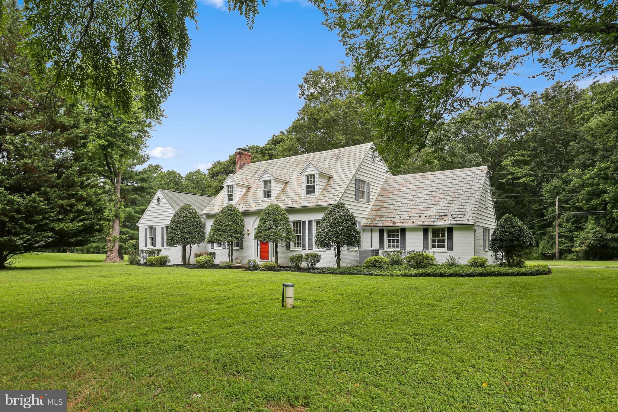 FALLS ROAD - Residential