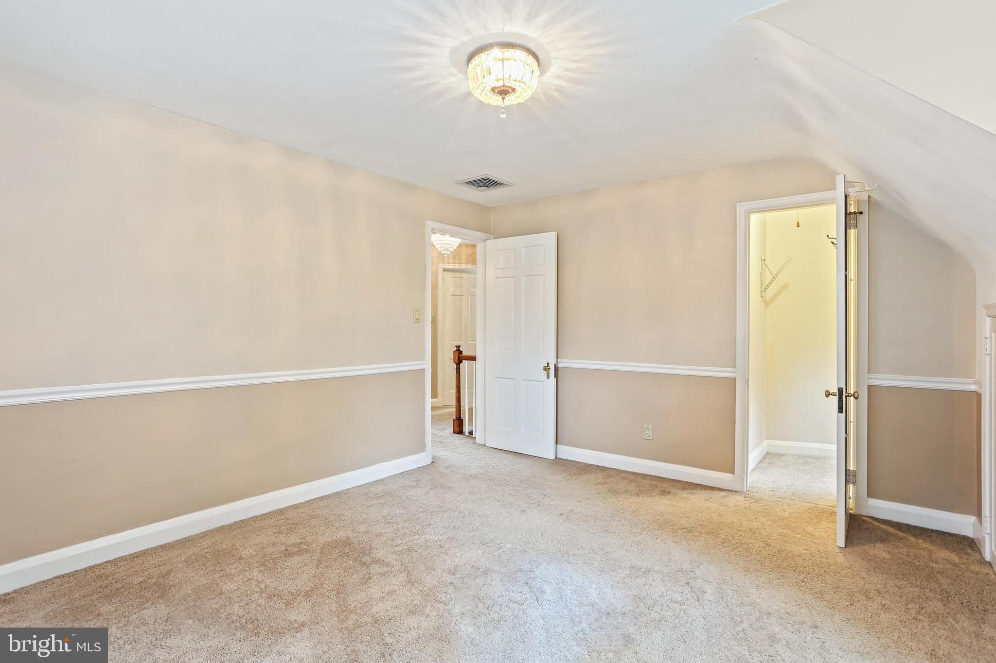 FALLS ROAD - Residential