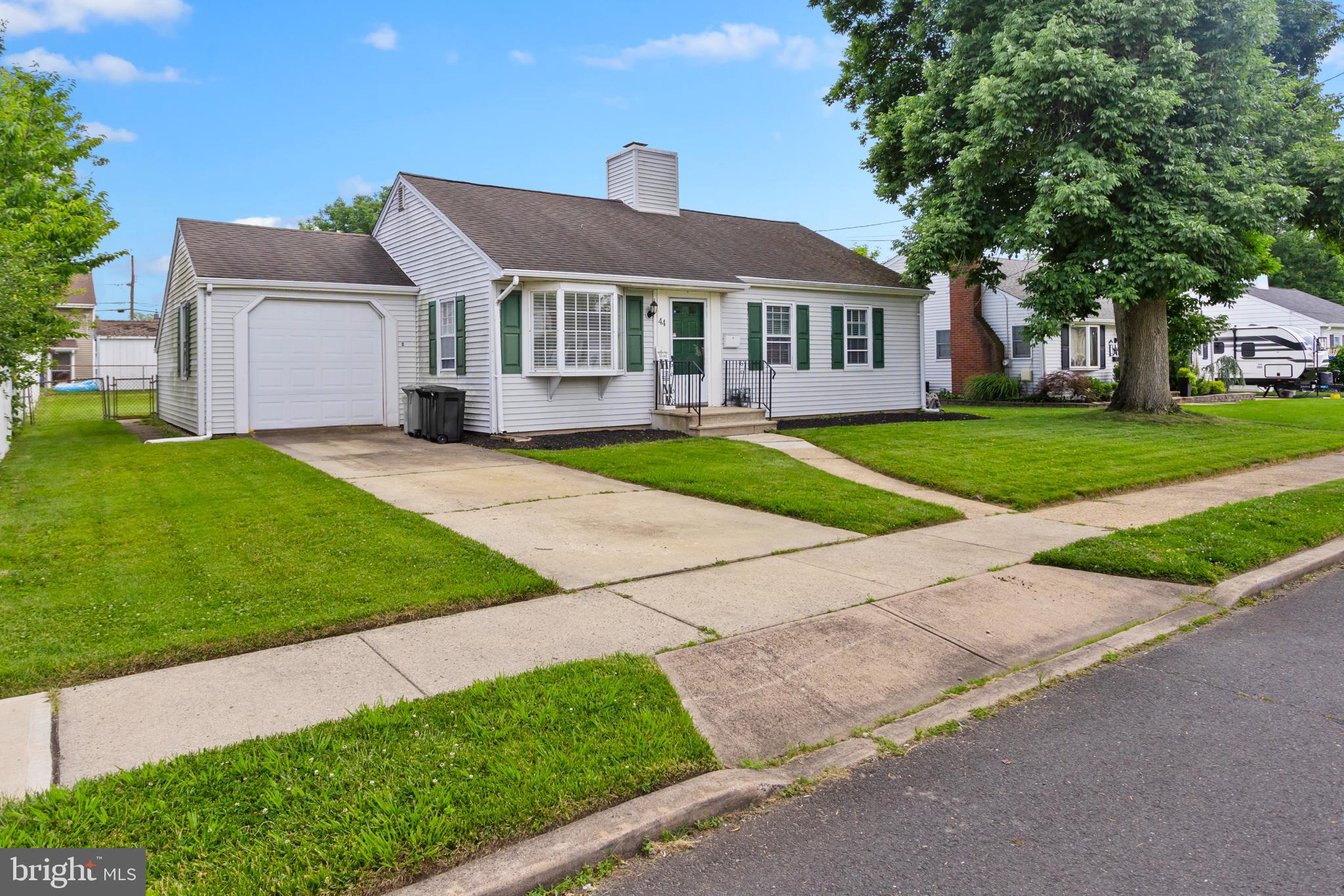 44 MAE DRIVE