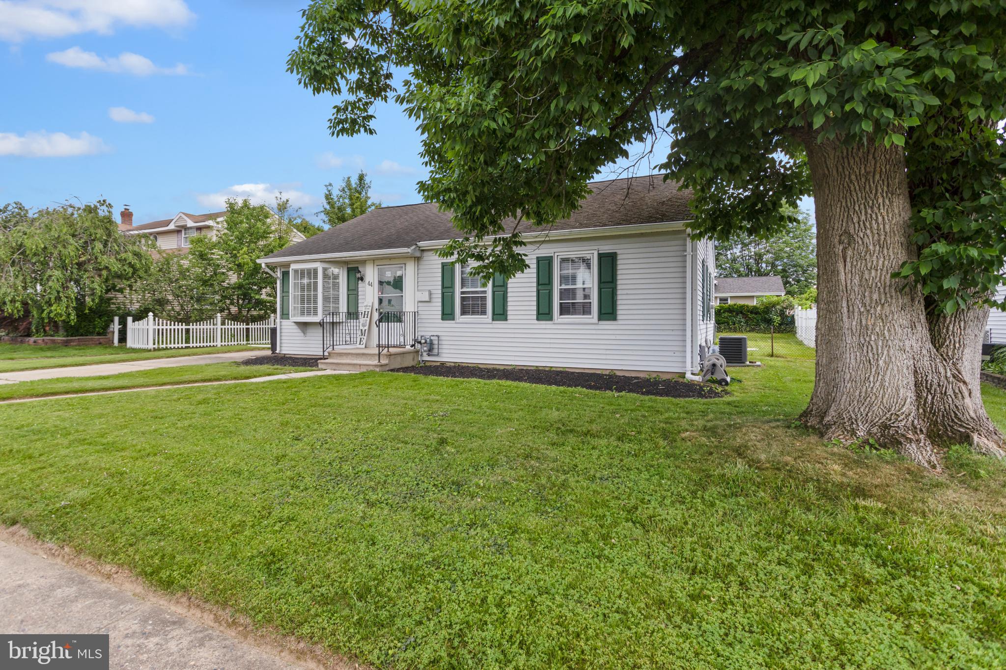 44 MAE DRIVE