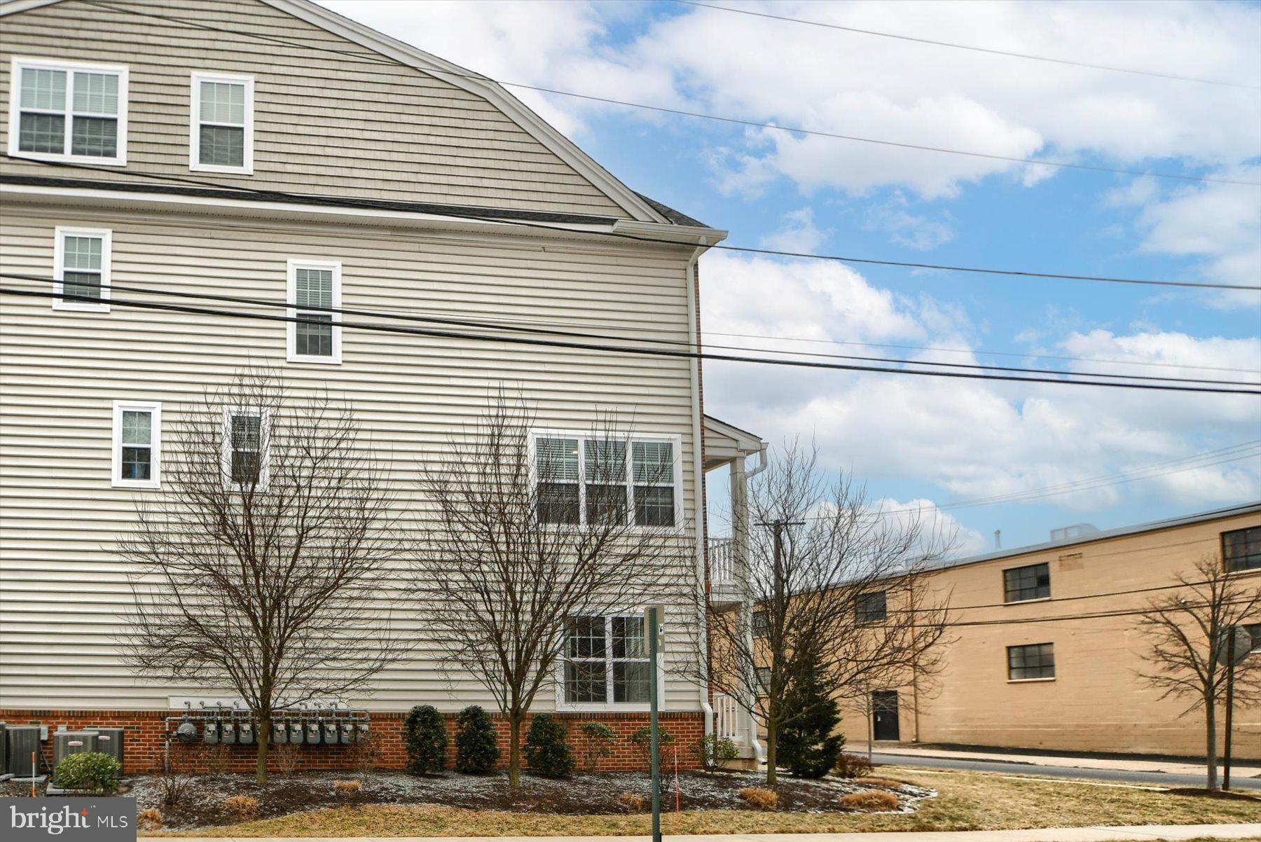 PENN SQ - Residential Lease