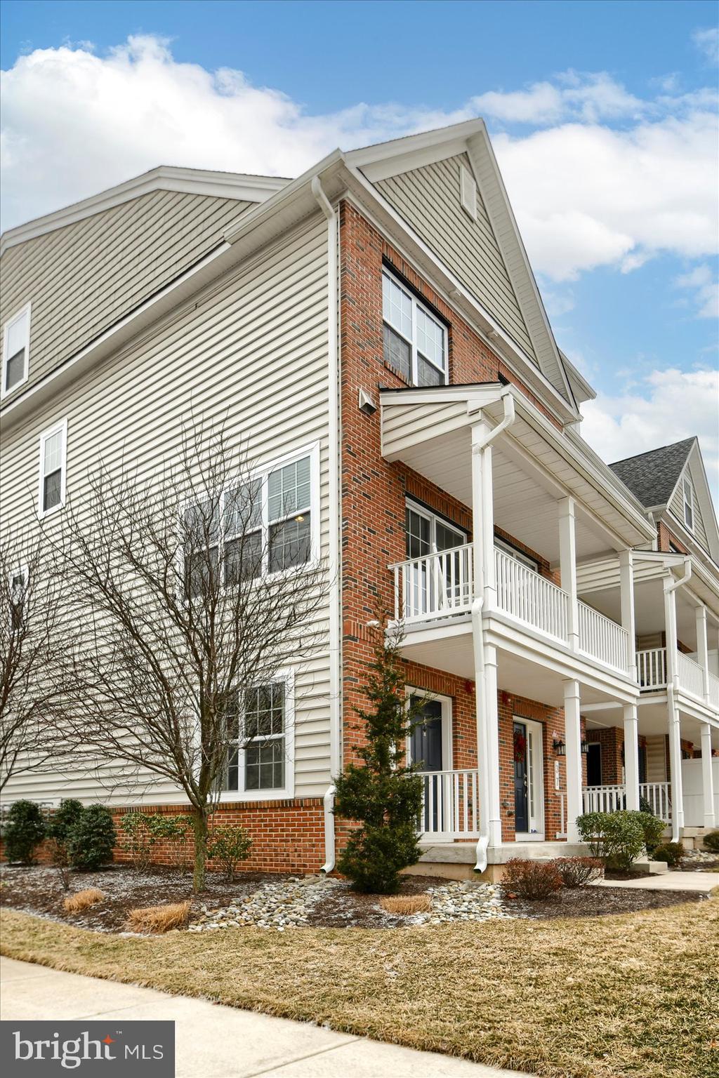 PENN SQ - Residential Lease