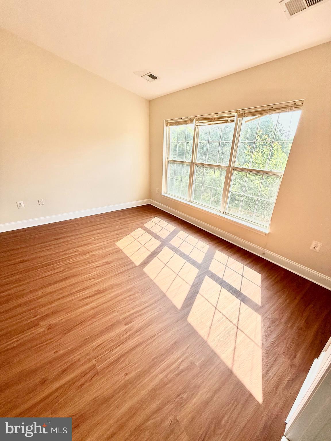 RIVER OAKS - Residential Lease