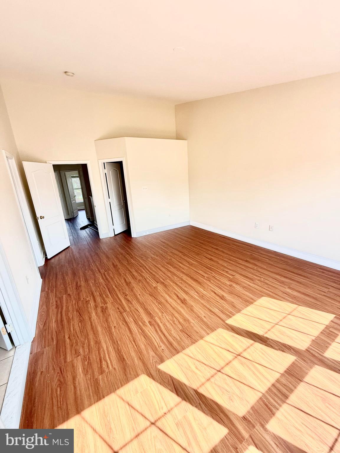 RIVER OAKS - Residential Lease