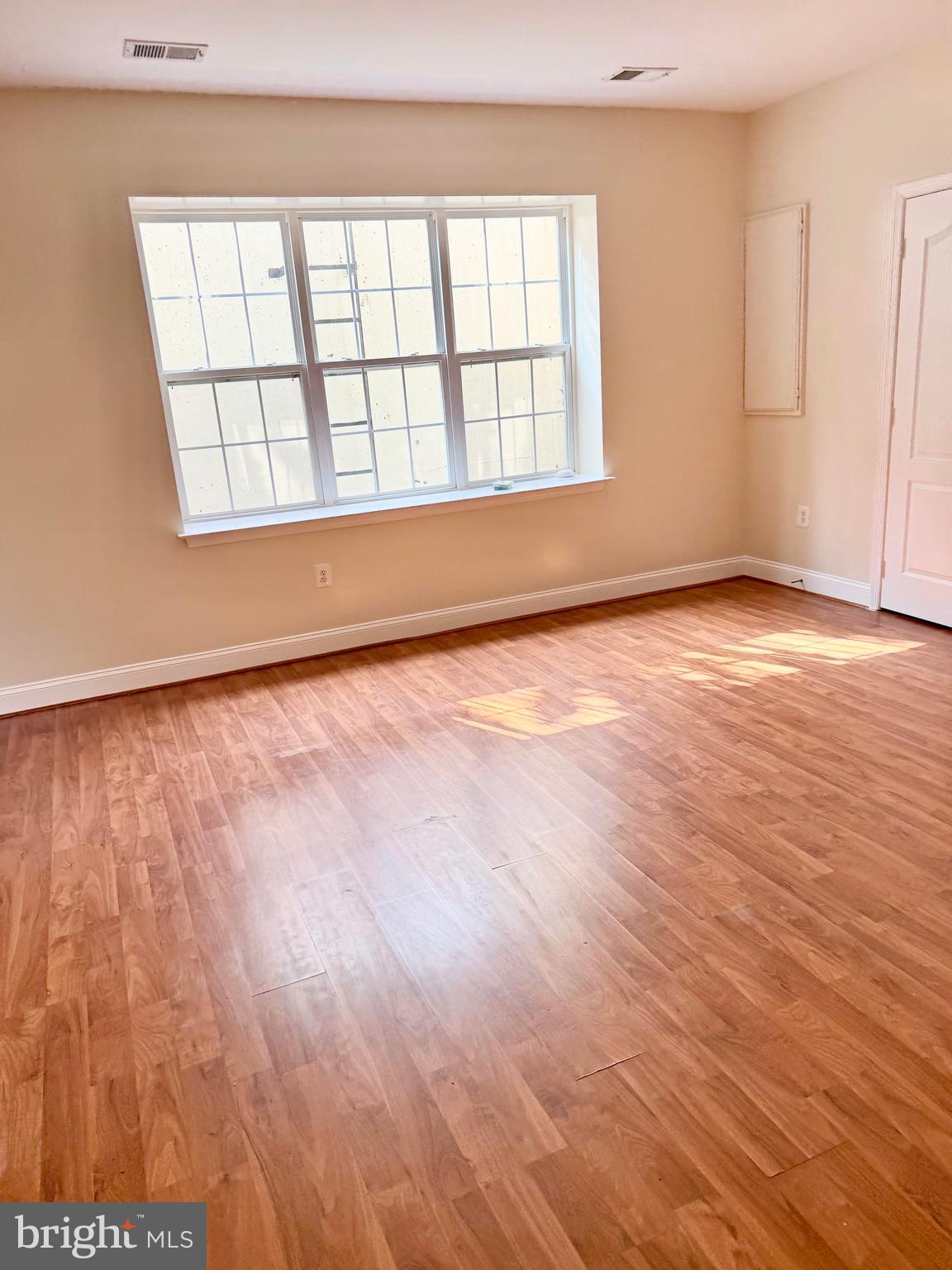 RIVER OAKS - Residential Lease