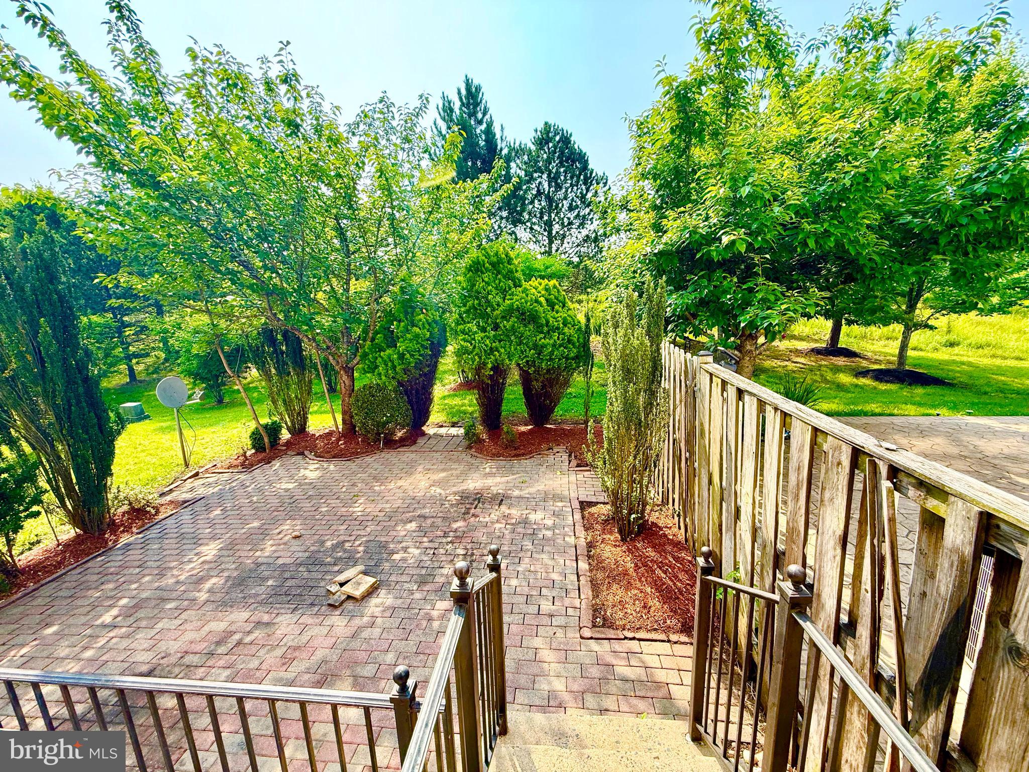 RIVER OAKS - Residential Lease