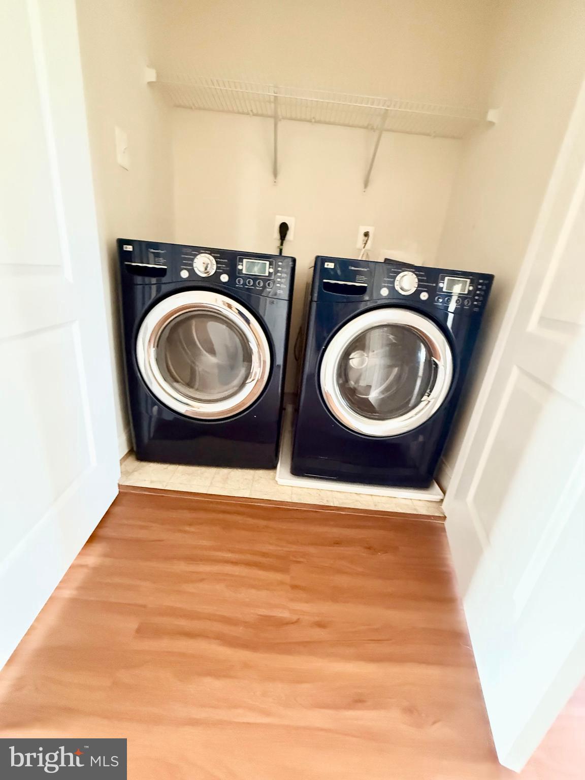 RIVER OAKS - Residential Lease