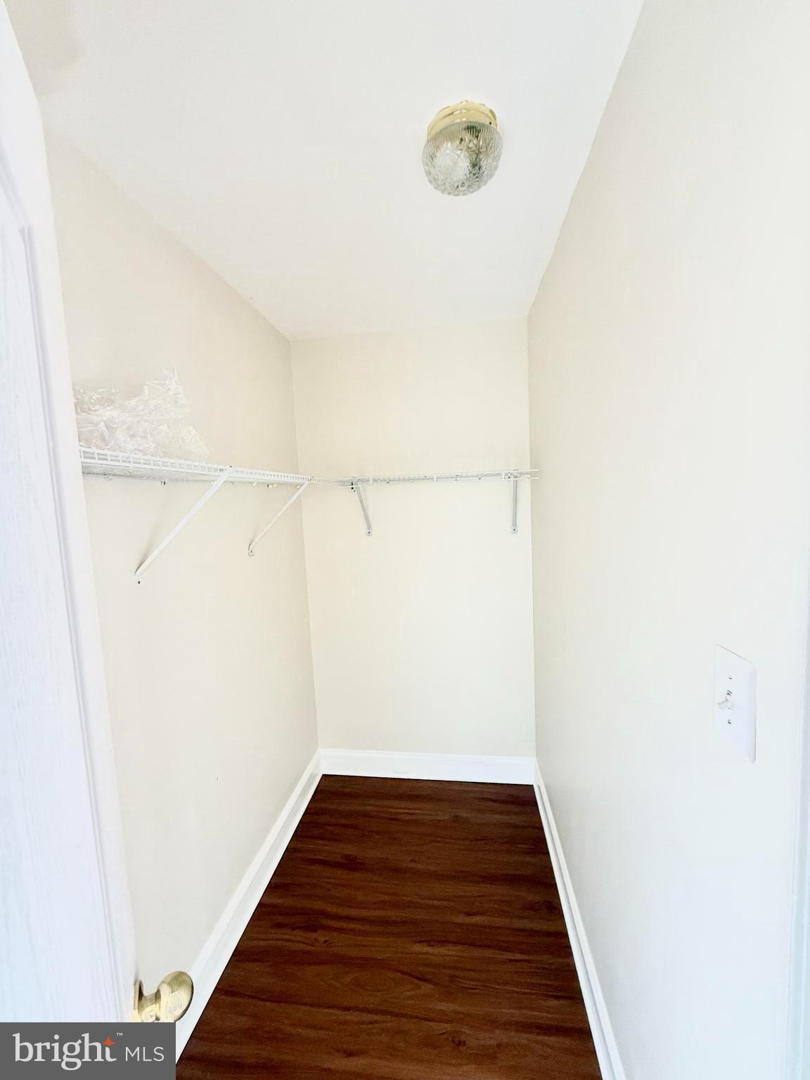 RIVER OAKS - Residential Lease