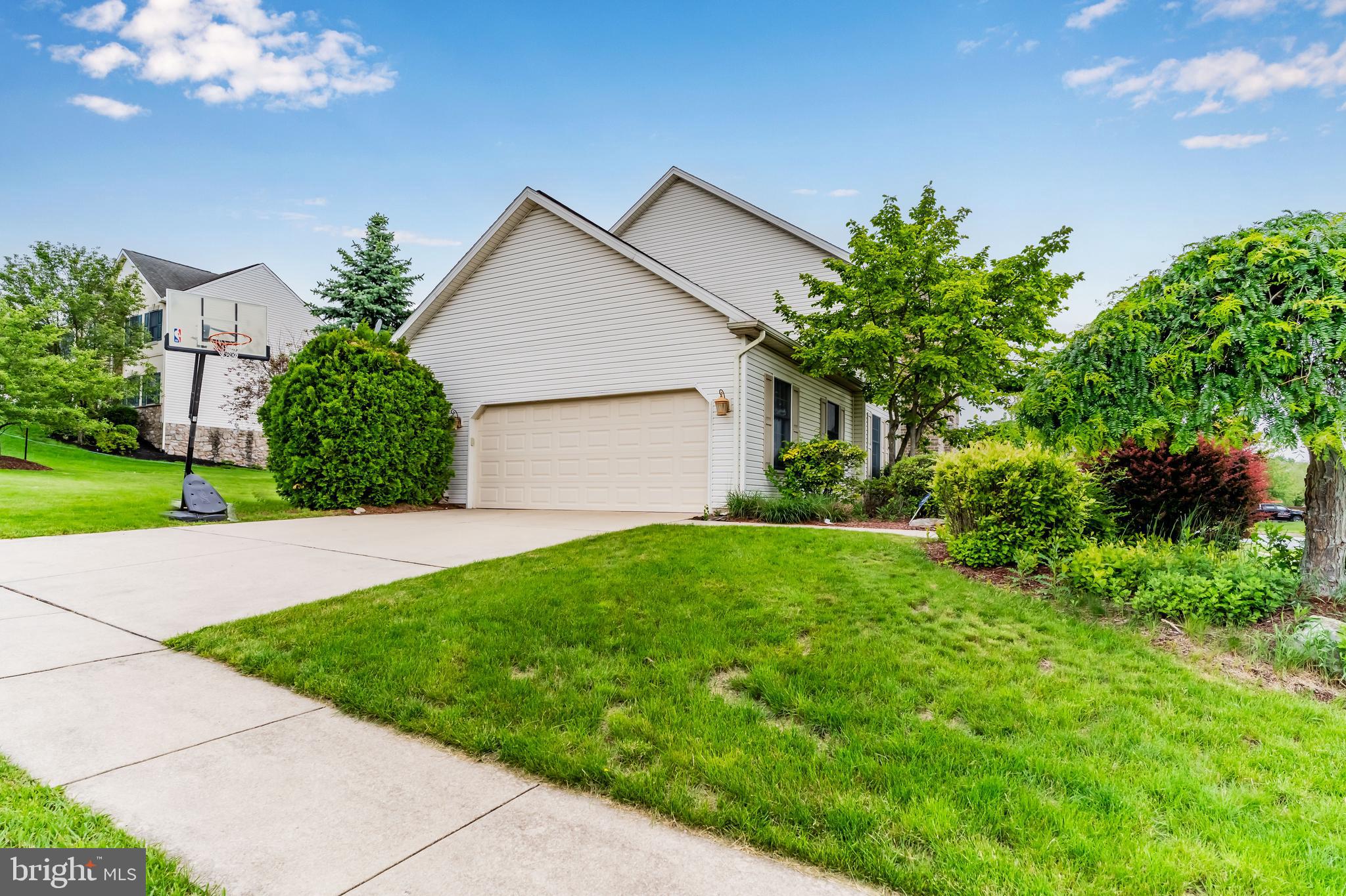 712 WRIGLEY LANE
