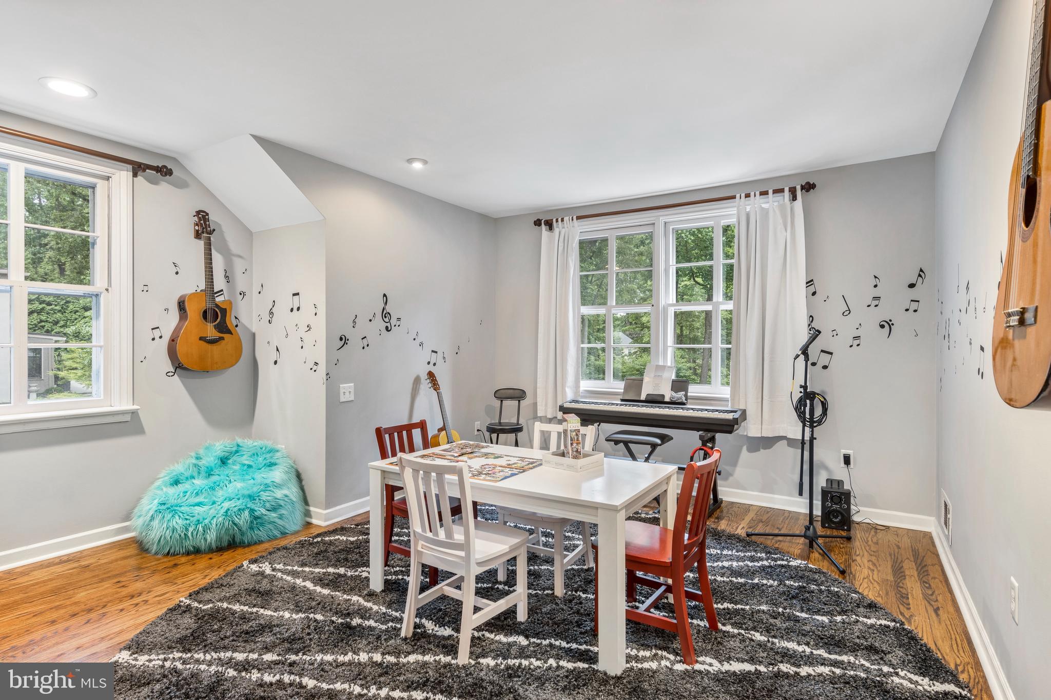 THE WOODS - Residential