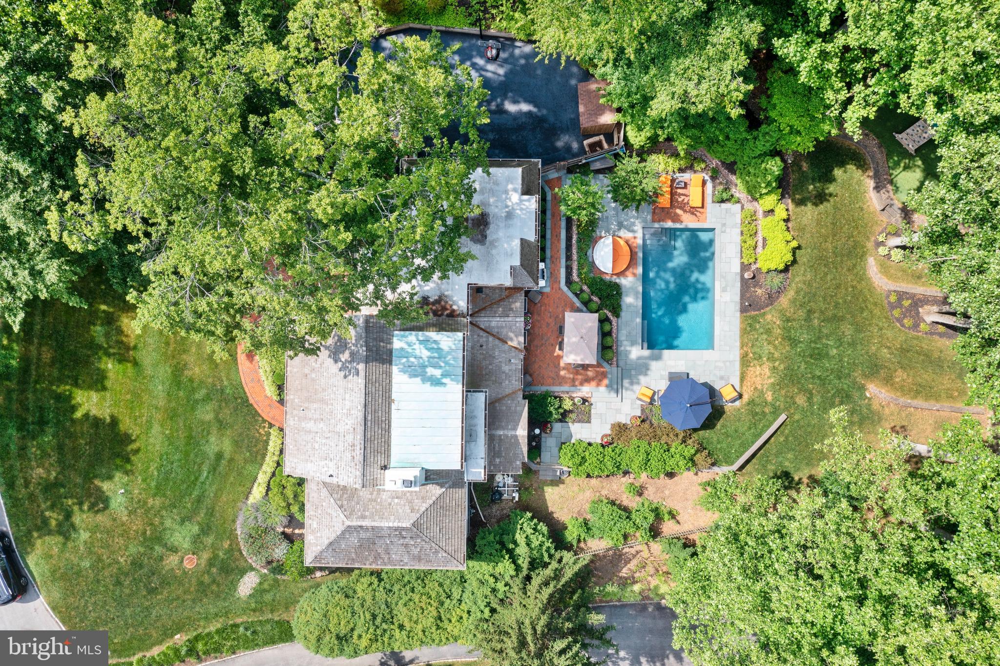 THE WOODS - Residential