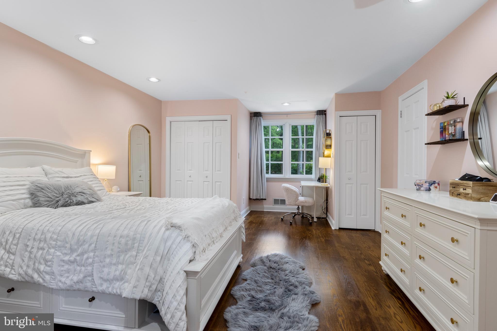 THE WOODS - Residential