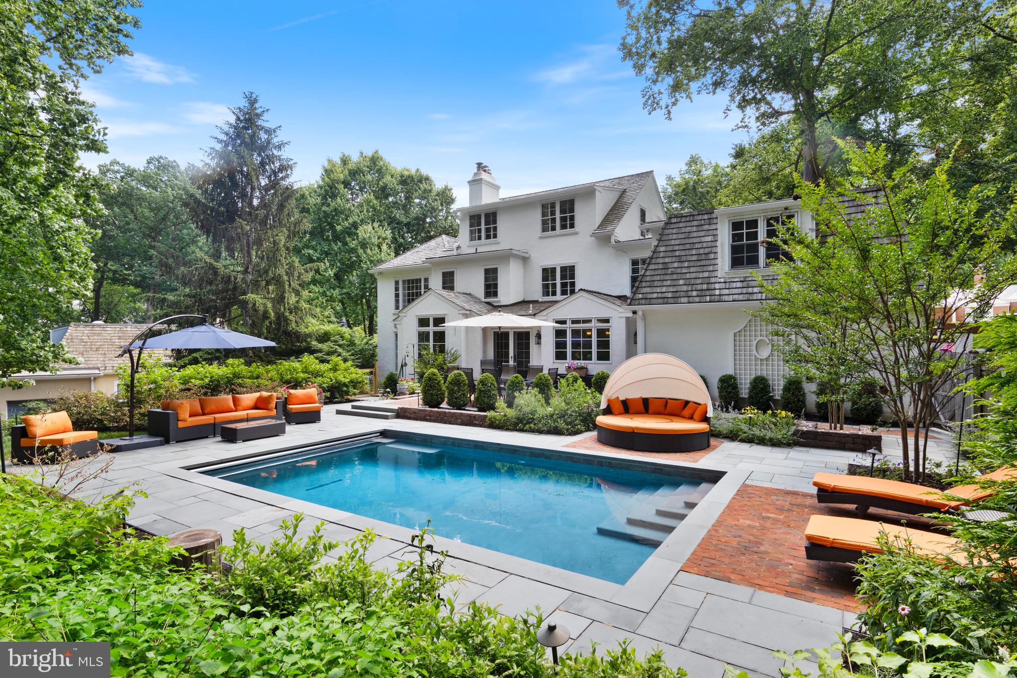 THE WOODS - Residential