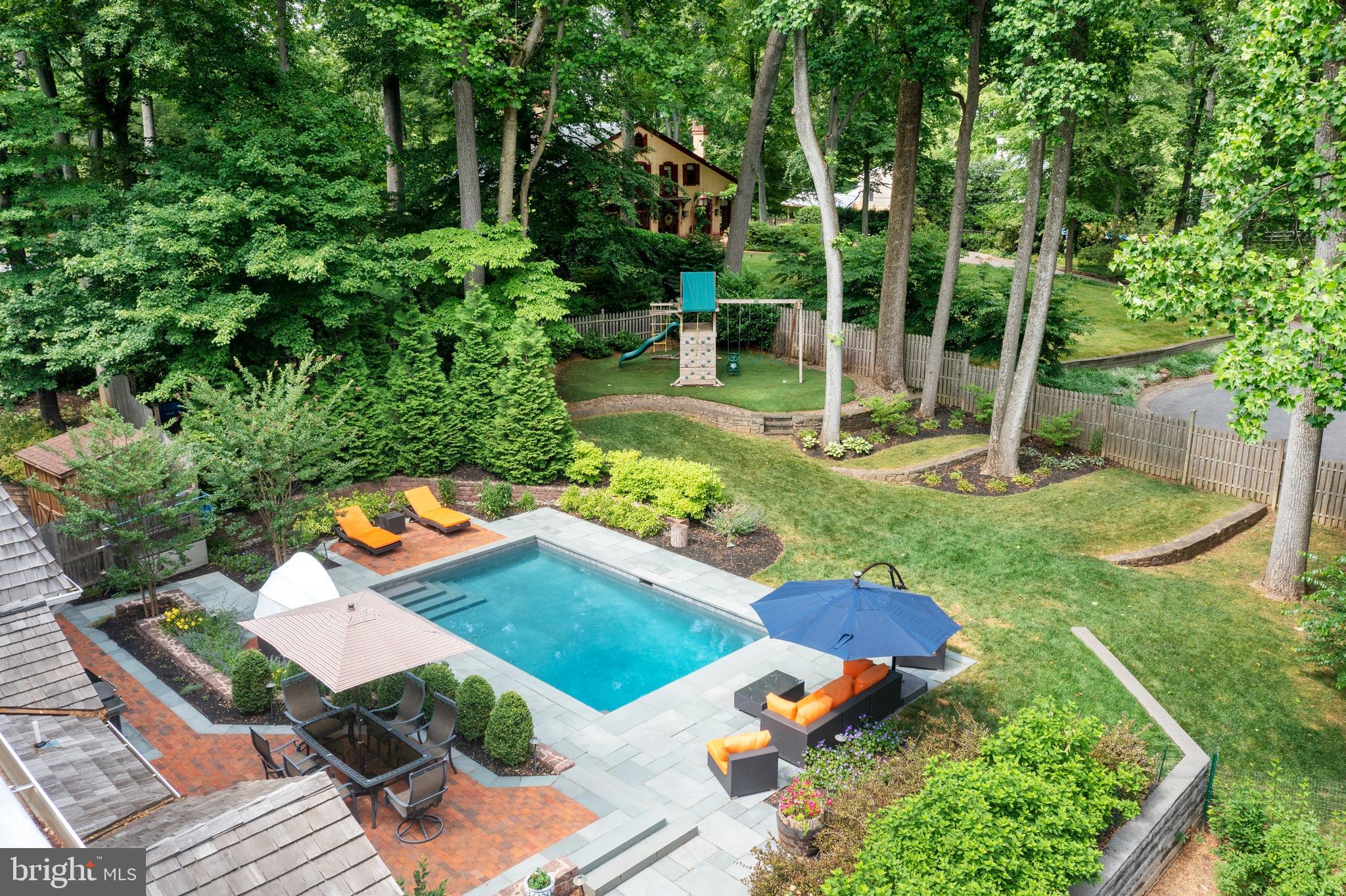 THE WOODS - Residential