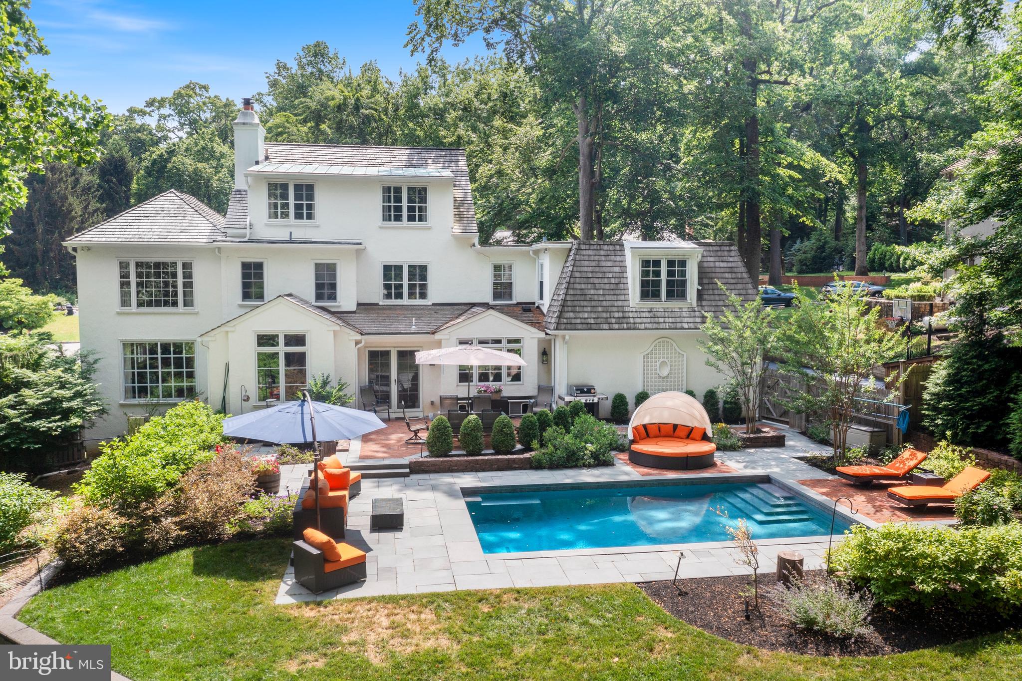 THE WOODS - Residential