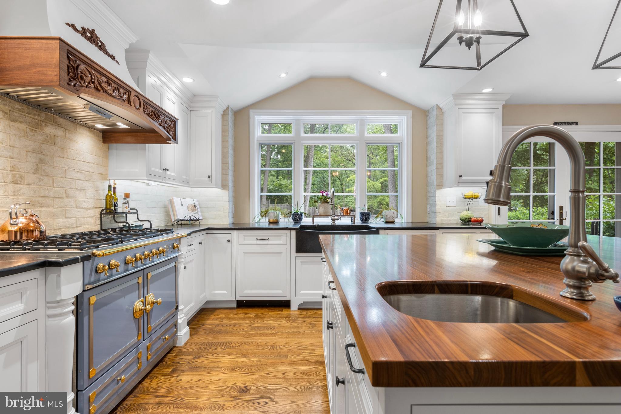 THE WOODS - Residential