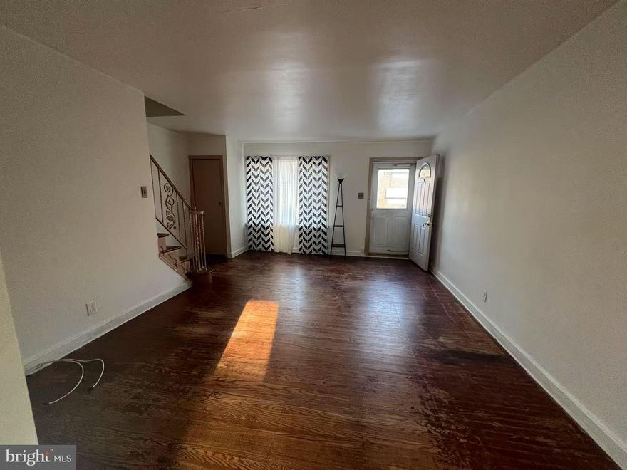 Well maintained three bedrooms row in Mayfair. Living room with bay window, dining room and kitchen. Second floor has three bedrooms and one full bath. Basement, laundry room and attached garage. Location is close to school and Roosevelt Mall.
