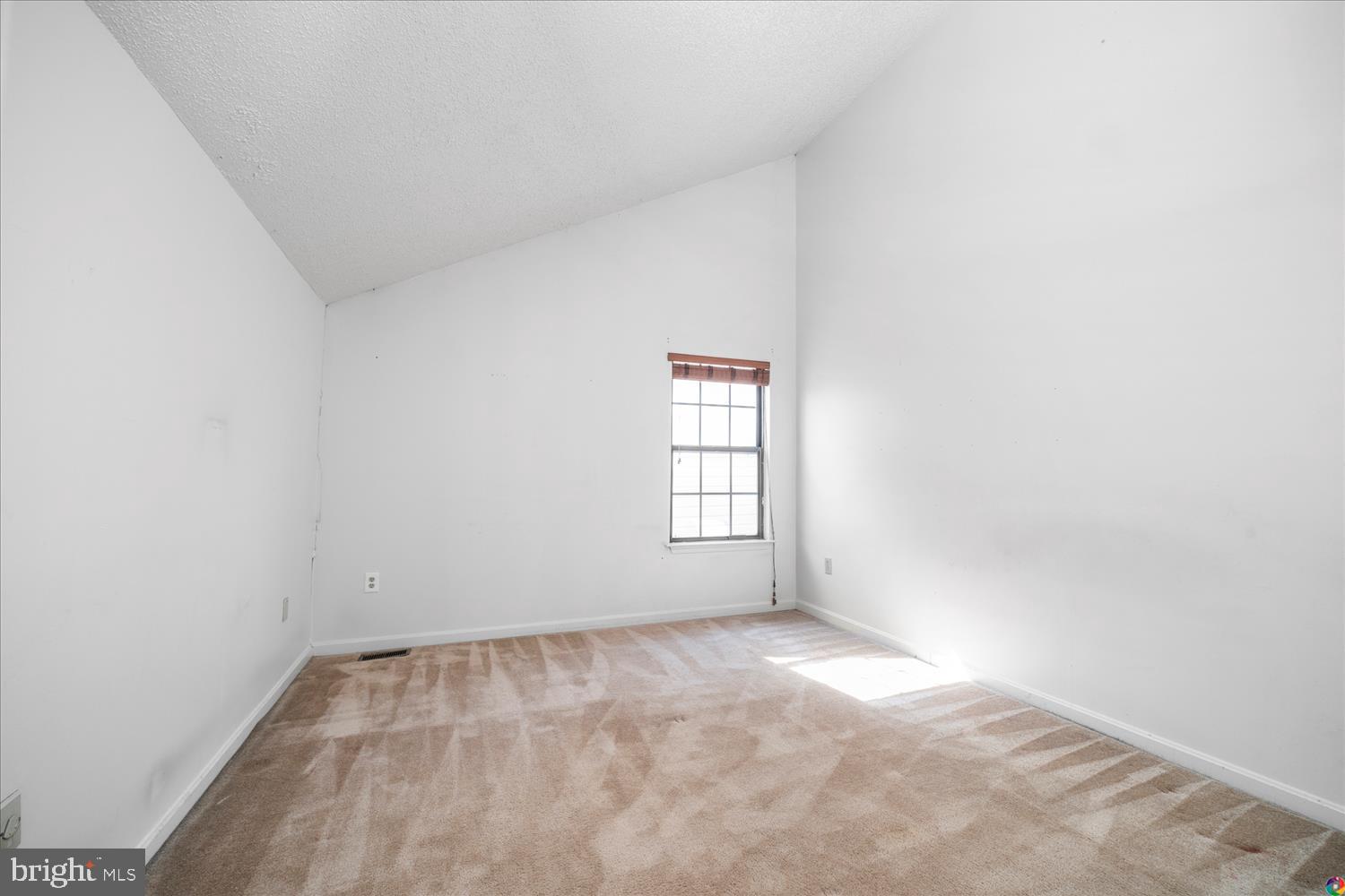 VICTORIA CROSSINGS AT MANCHESTER LAKES - Residential