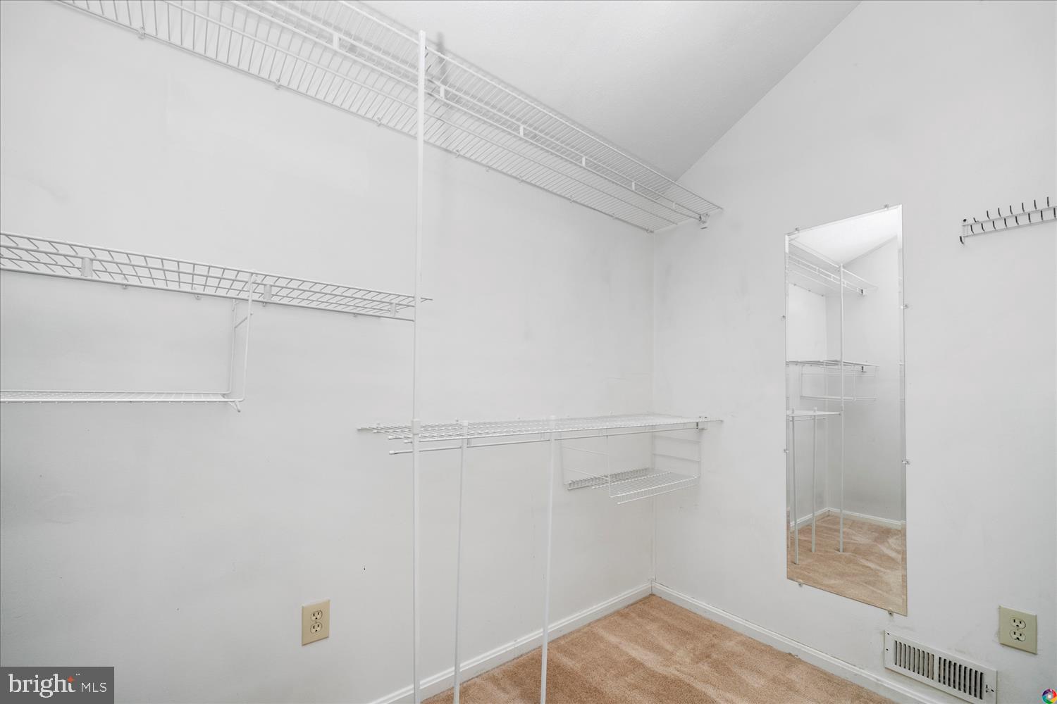 VICTORIA CROSSINGS AT MANCHESTER LAKES - Residential