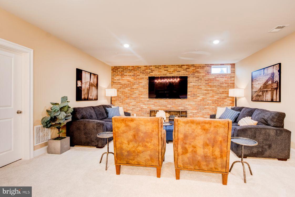 STONEGATE - Residential