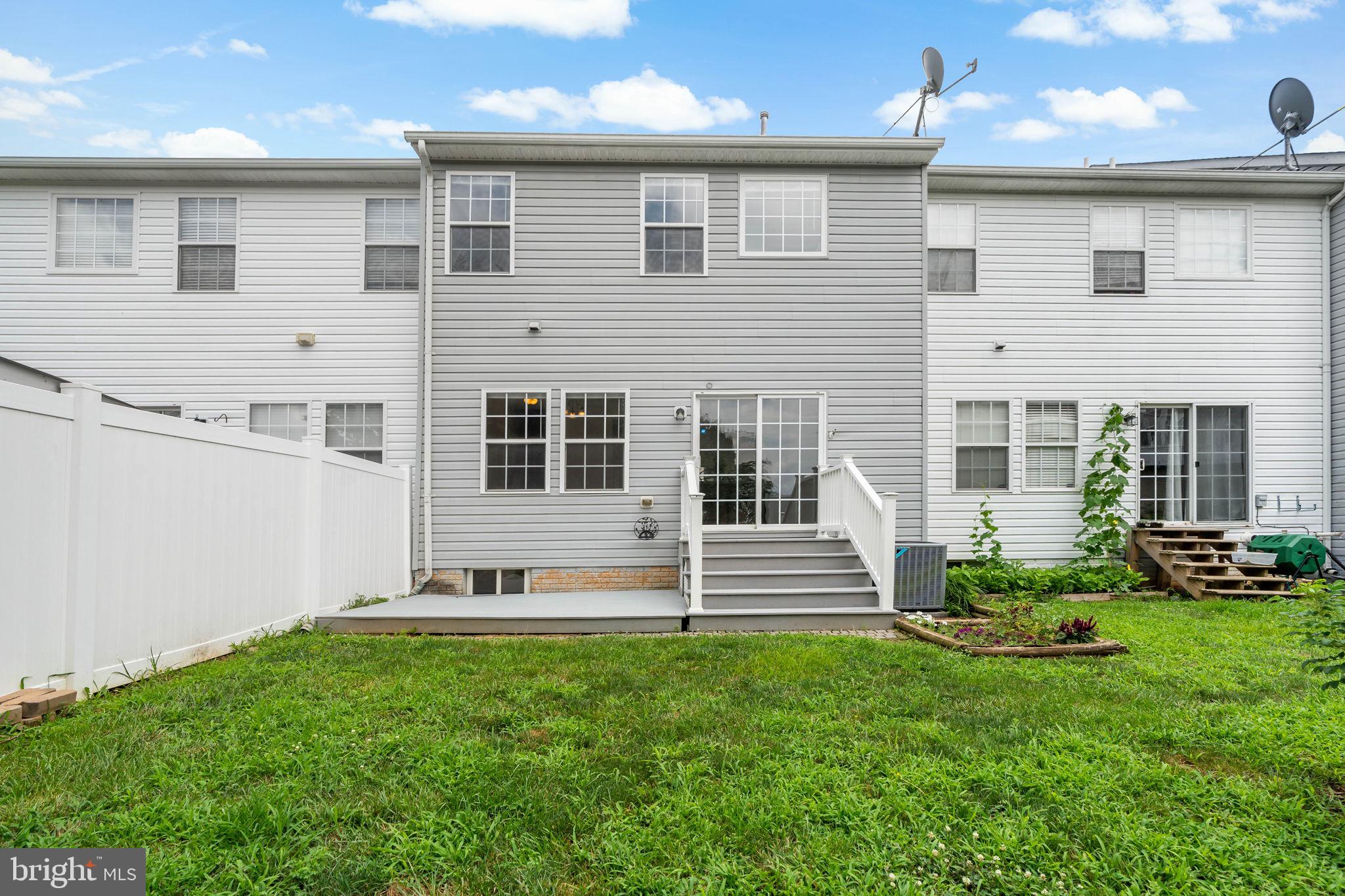 CARRIAGE HILL - Residential