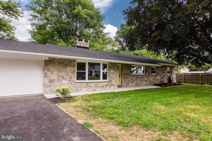 851 LONGVIEW LANE