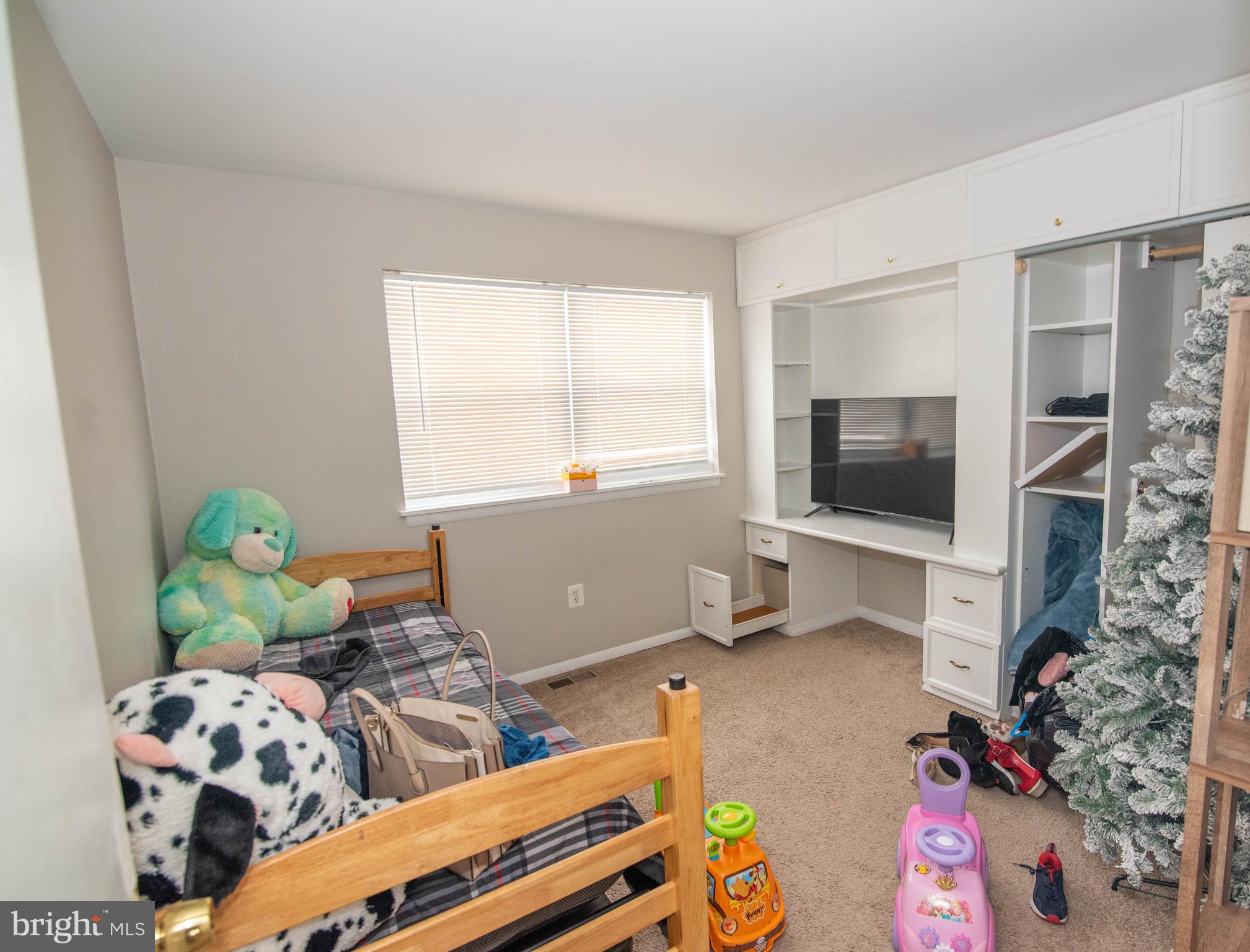 ROSEMONT EAST - Residential