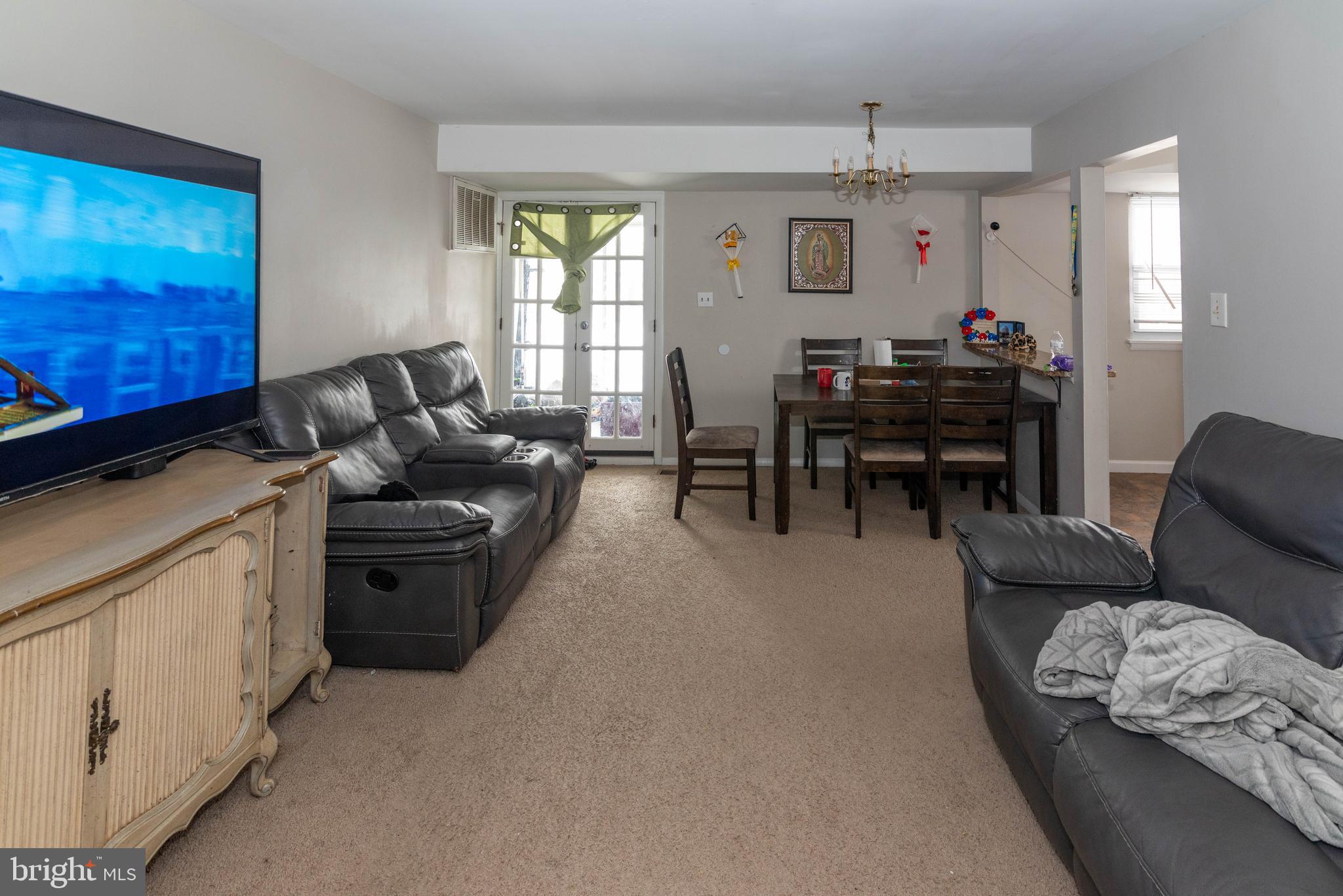 ROSEMONT EAST - Residential