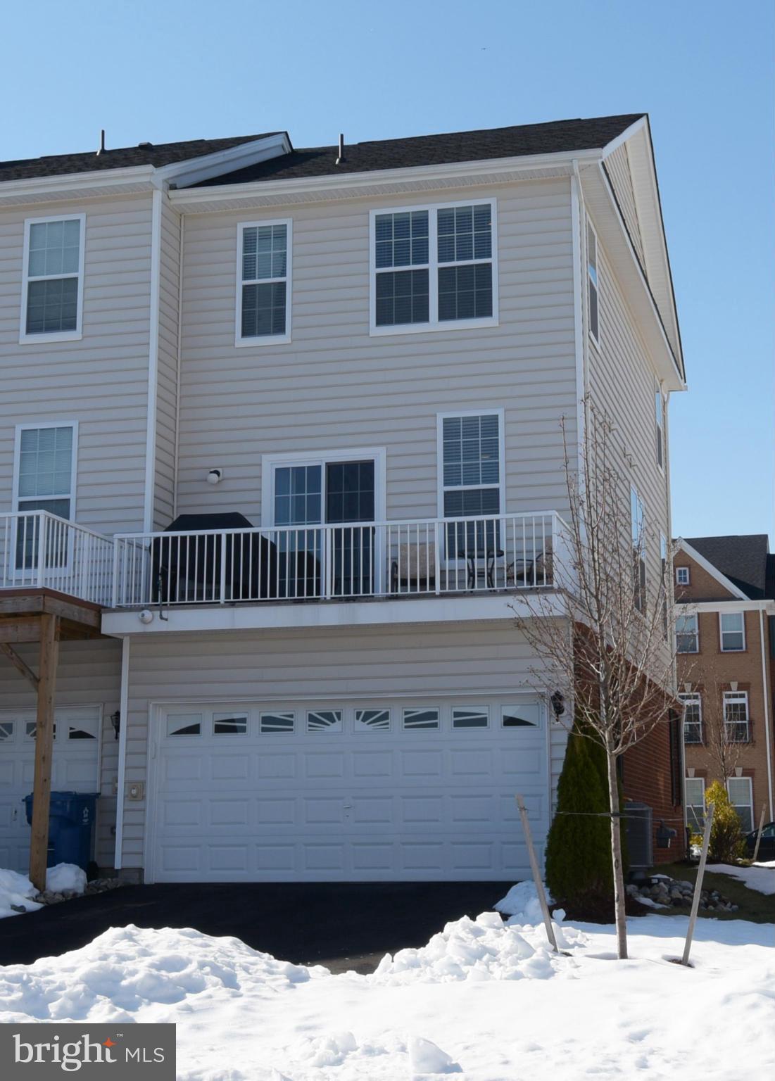 LOUDOUN VALLEY ESTATES 2 - Residential Lease