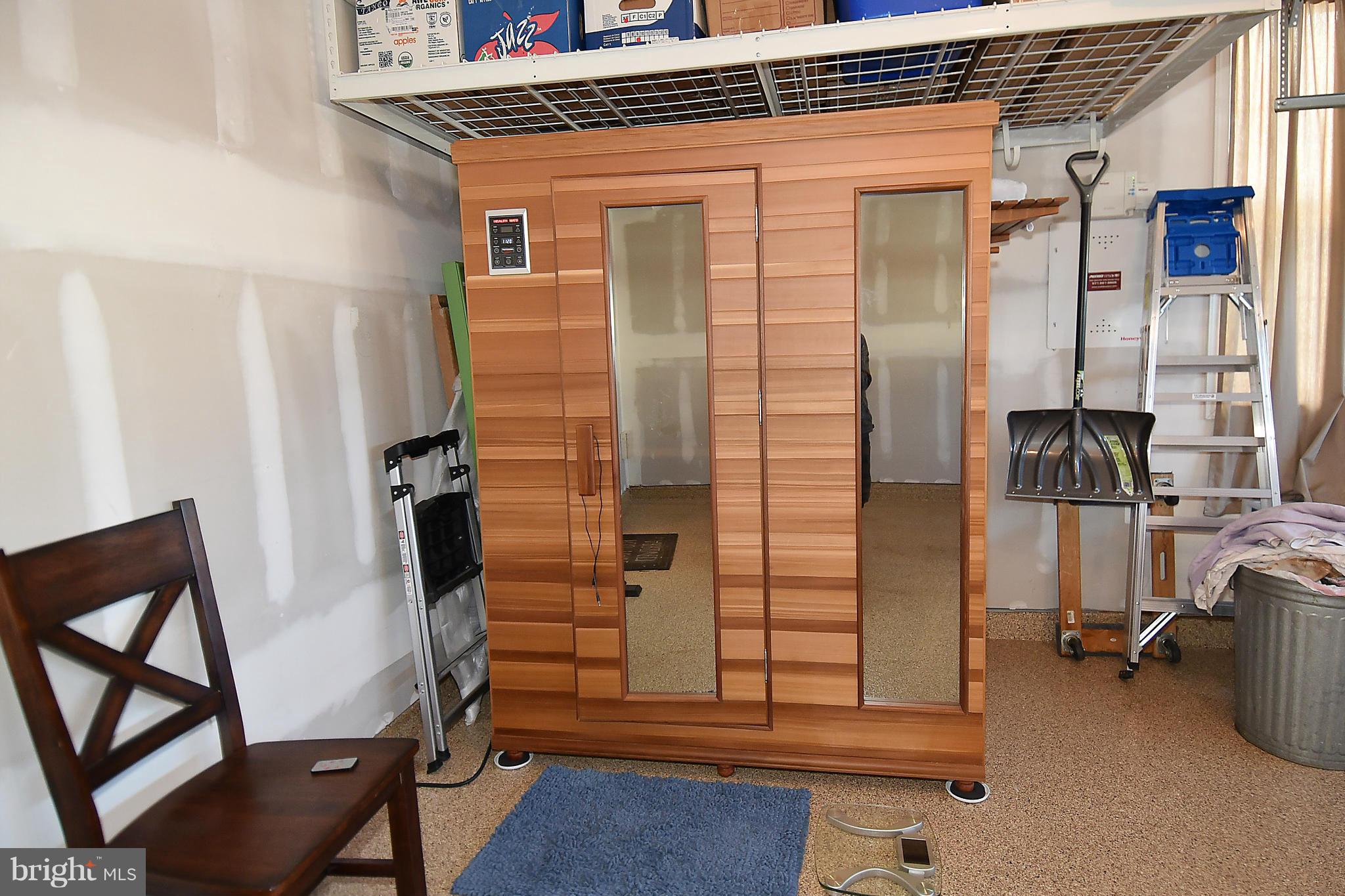 LOUDOUN VALLEY ESTATES 2 - Residential Lease