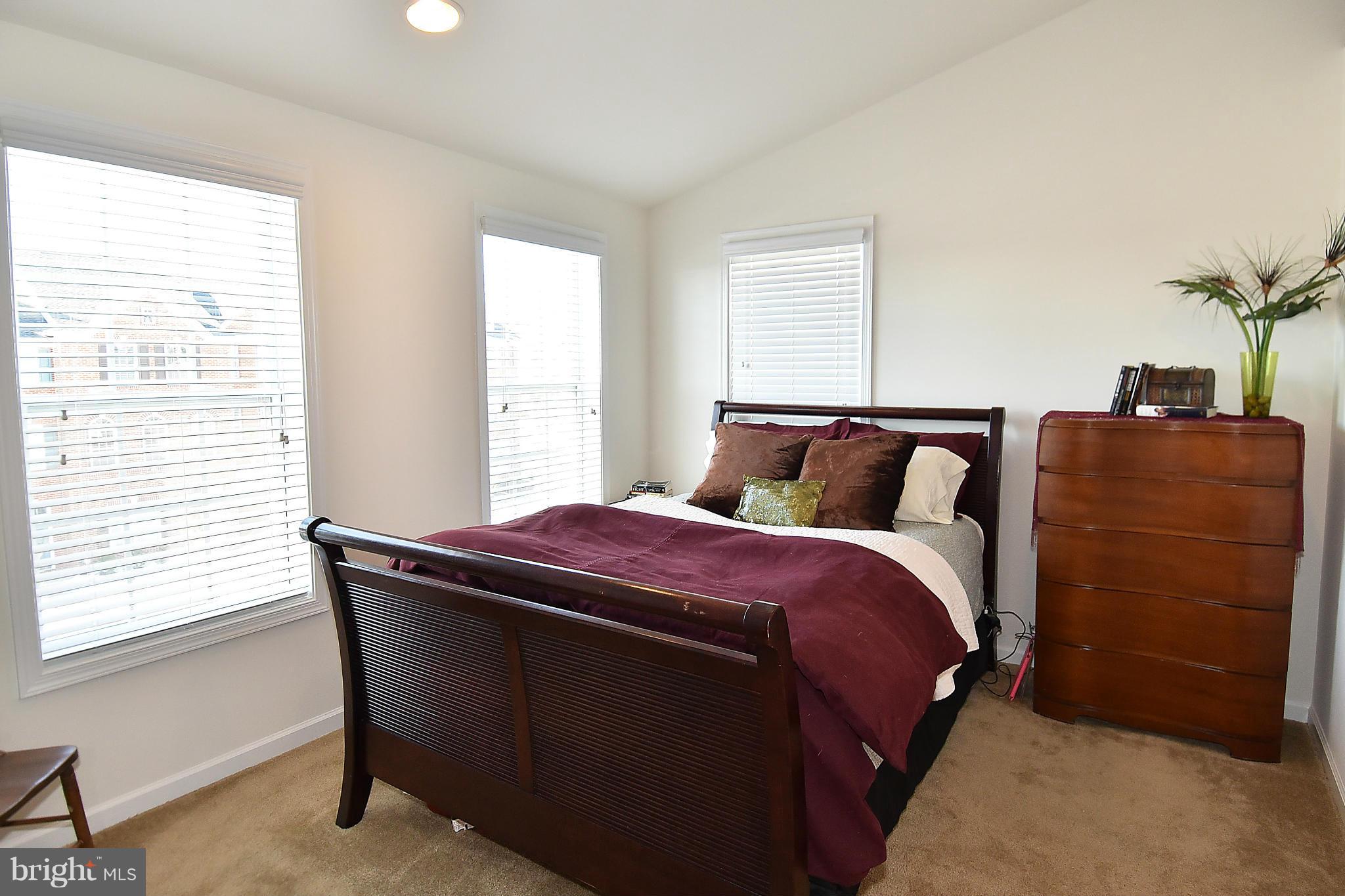 LOUDOUN VALLEY ESTATES 2 - Residential Lease