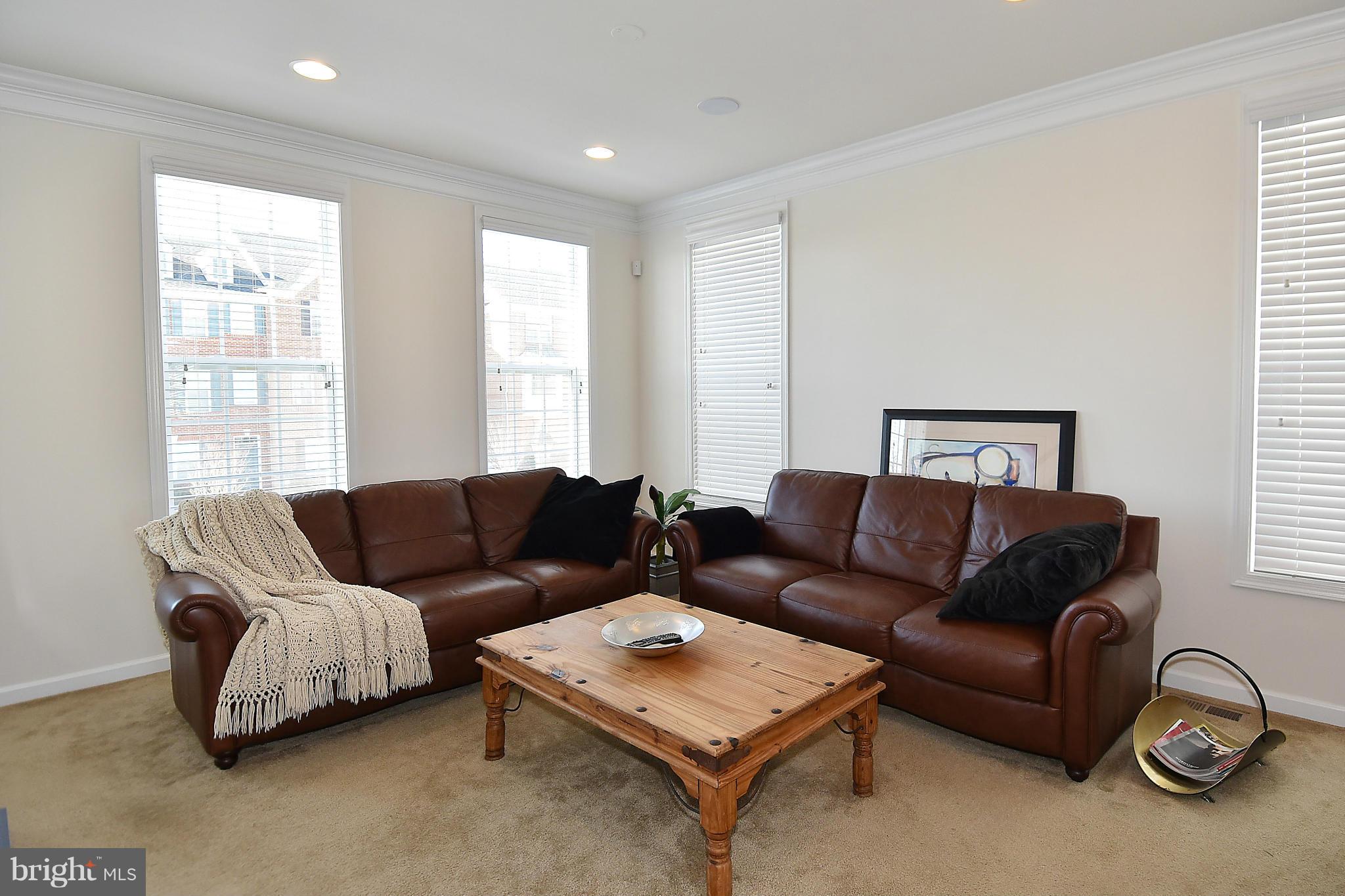 LOUDOUN VALLEY ESTATES 2 - Residential Lease