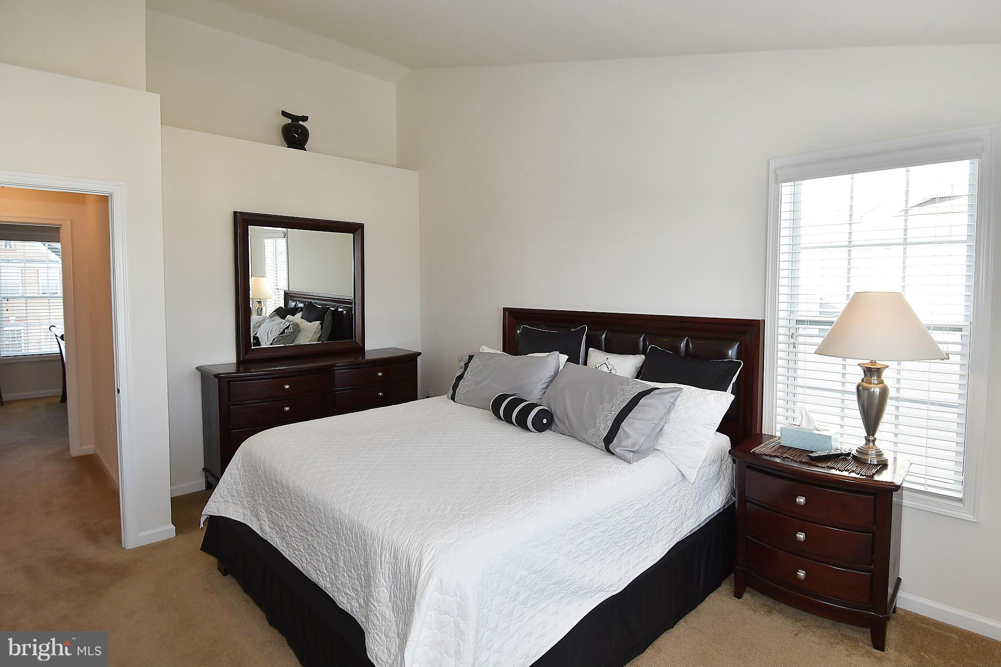 LOUDOUN VALLEY ESTATES 2 - Residential Lease