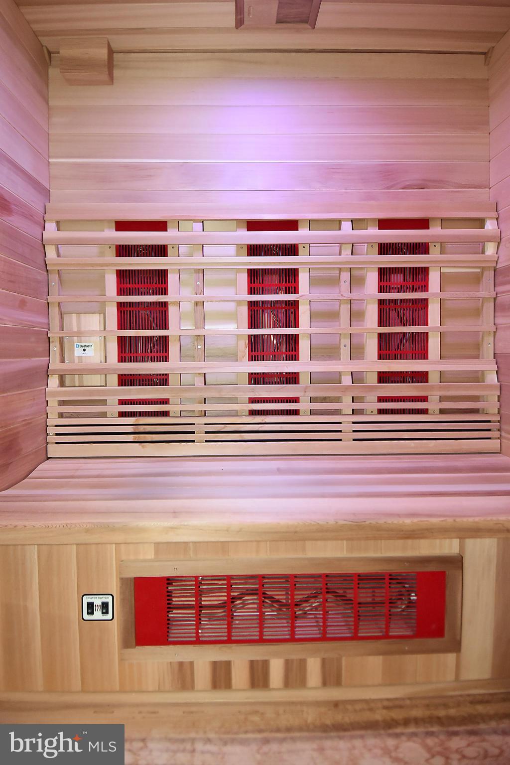 LOUDOUN VALLEY ESTATES 2 - Residential Lease