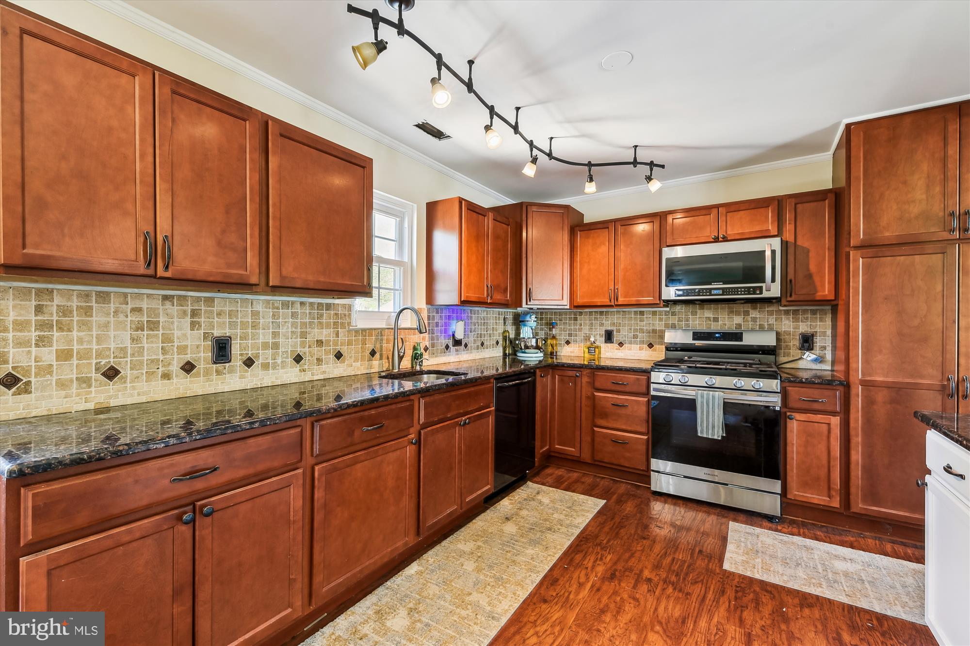 OAKS OF HARFORD - Residential