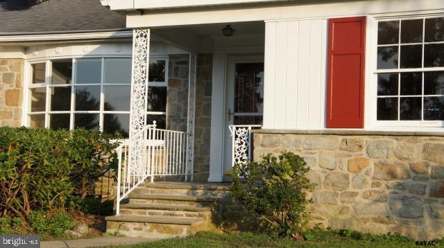 STRATHCONA HILLS - Residential