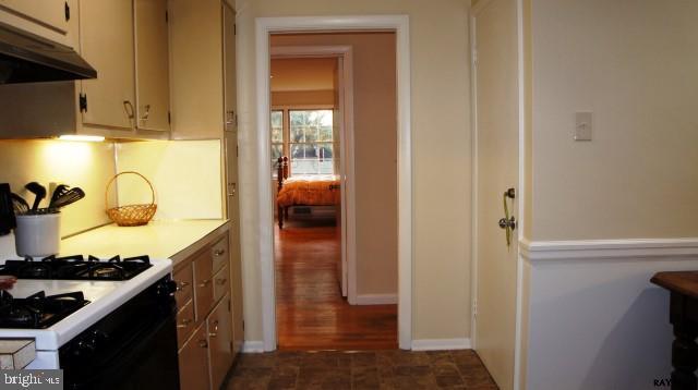 STRATHCONA HILLS - Residential