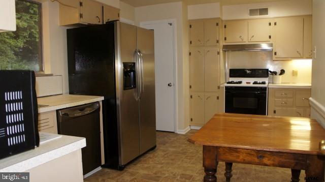STRATHCONA HILLS - Residential