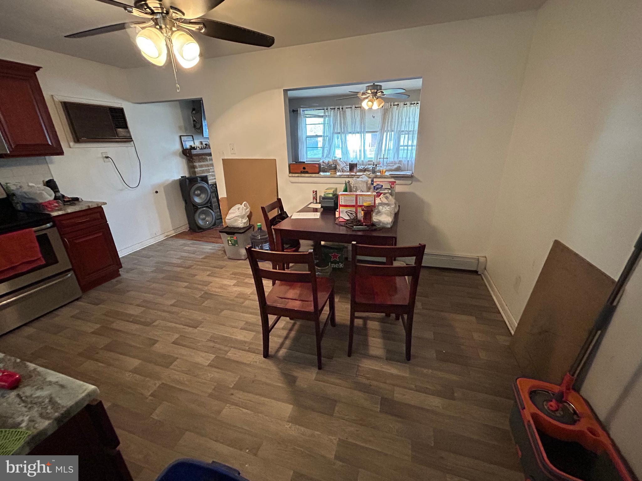 GREEN LAWN PARK - Residential