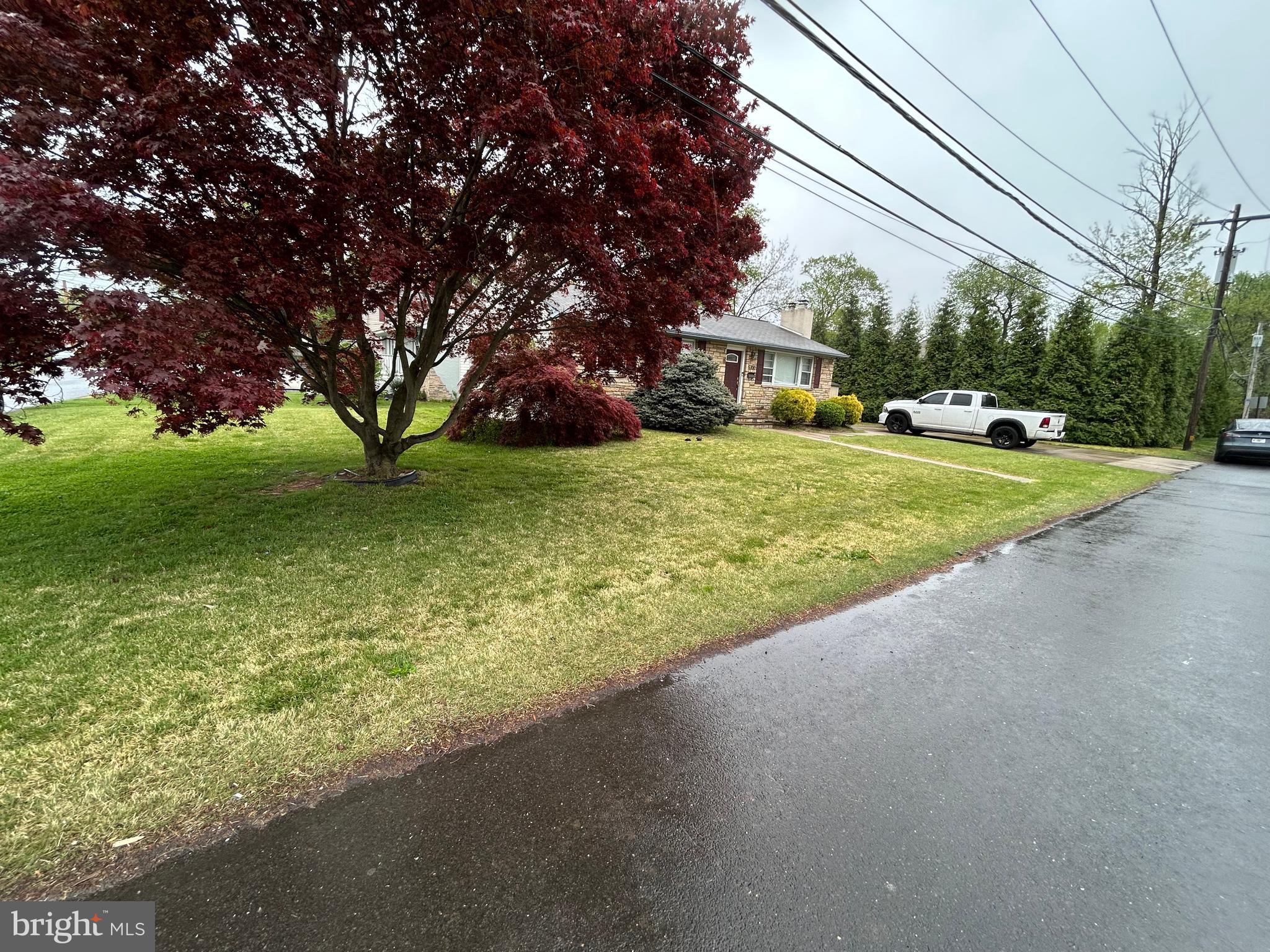 GREEN LAWN PARK - Residential