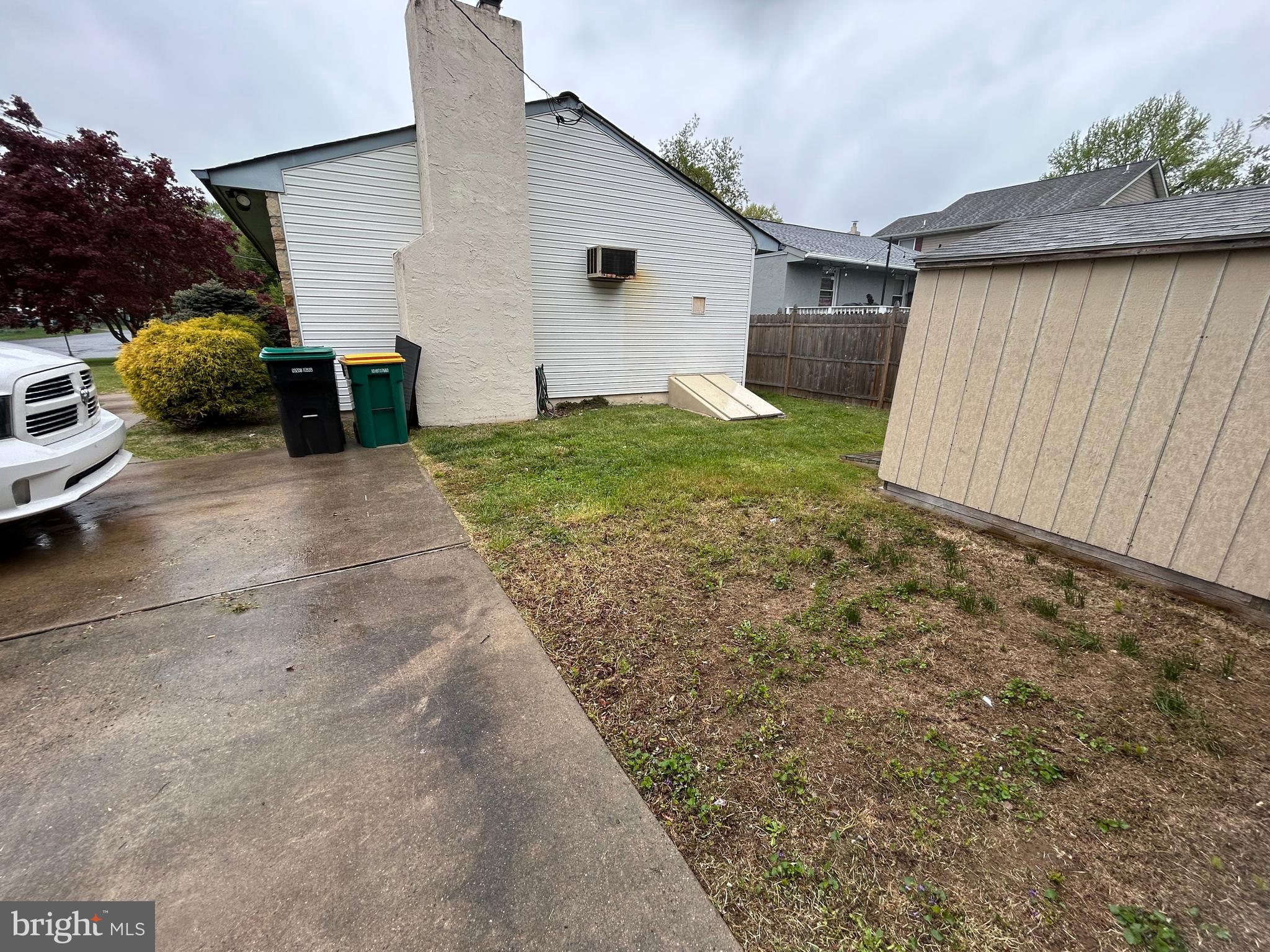 GREEN LAWN PARK - Residential