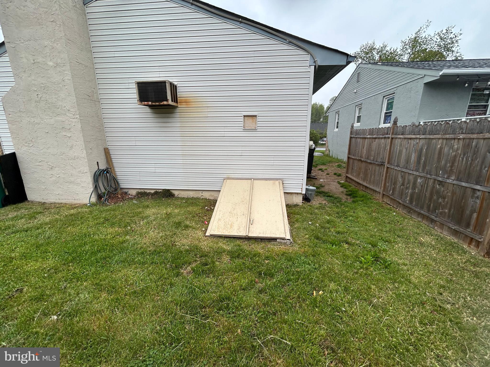 GREEN LAWN PARK - Residential