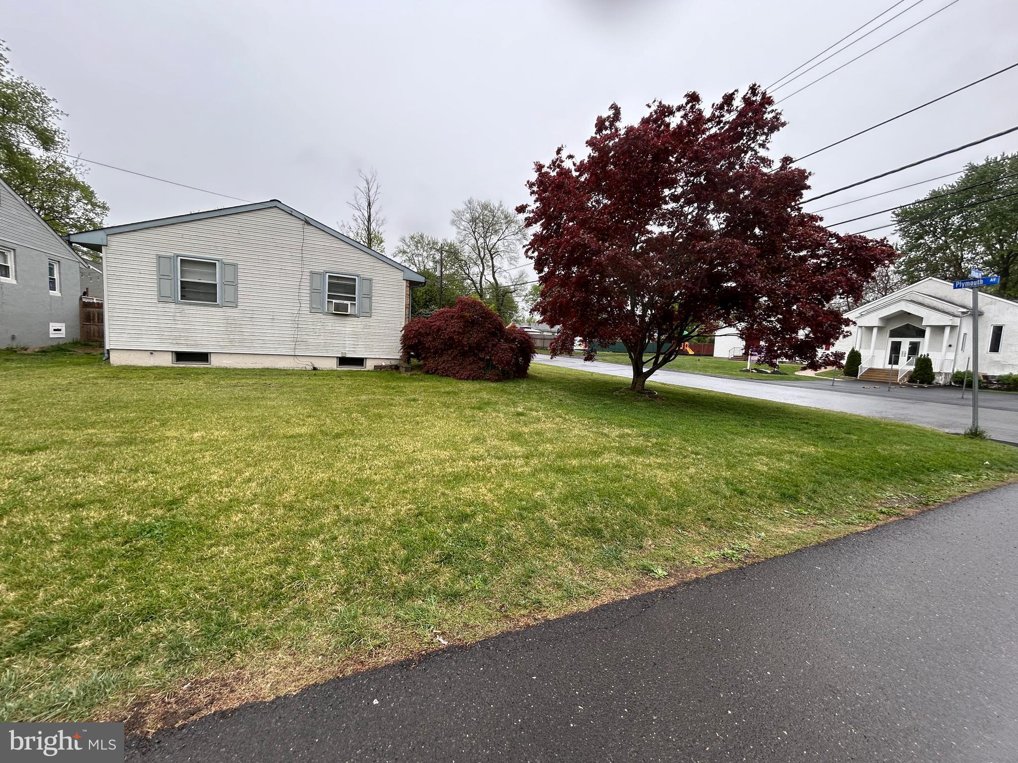 GREEN LAWN PARK - Residential