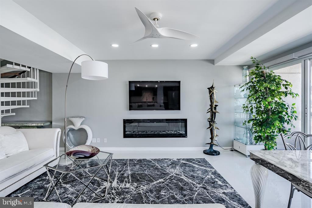 3101 BOARDWALK 3404-1