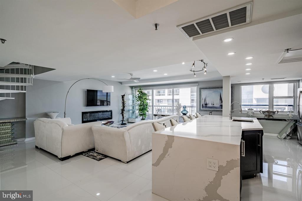 3101 BOARDWALK 3404-1