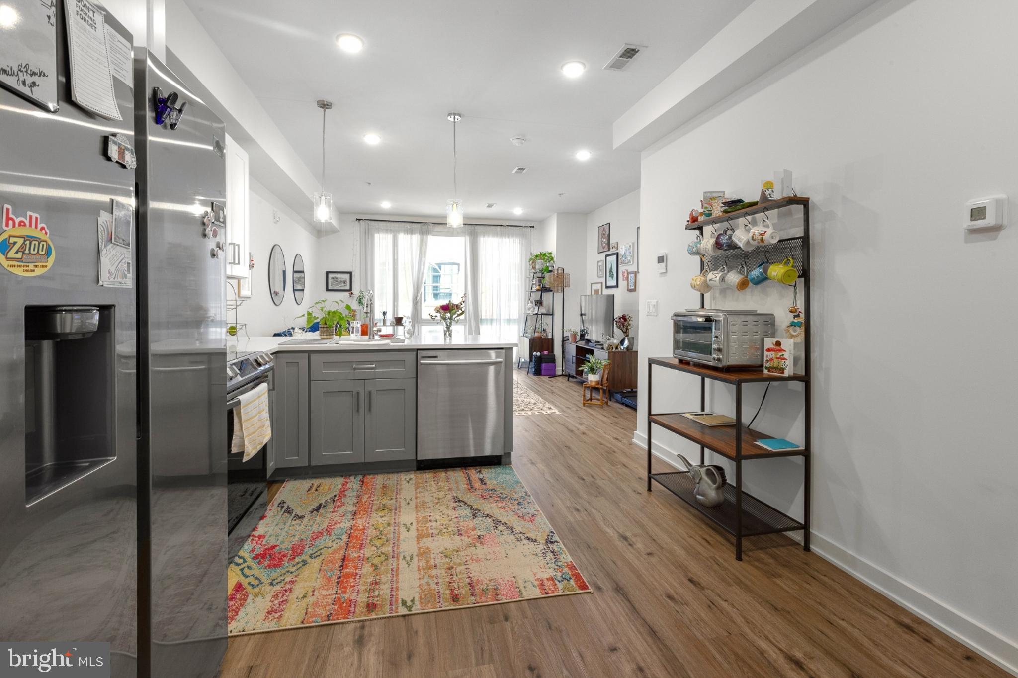 304 W MASTER STREET 1