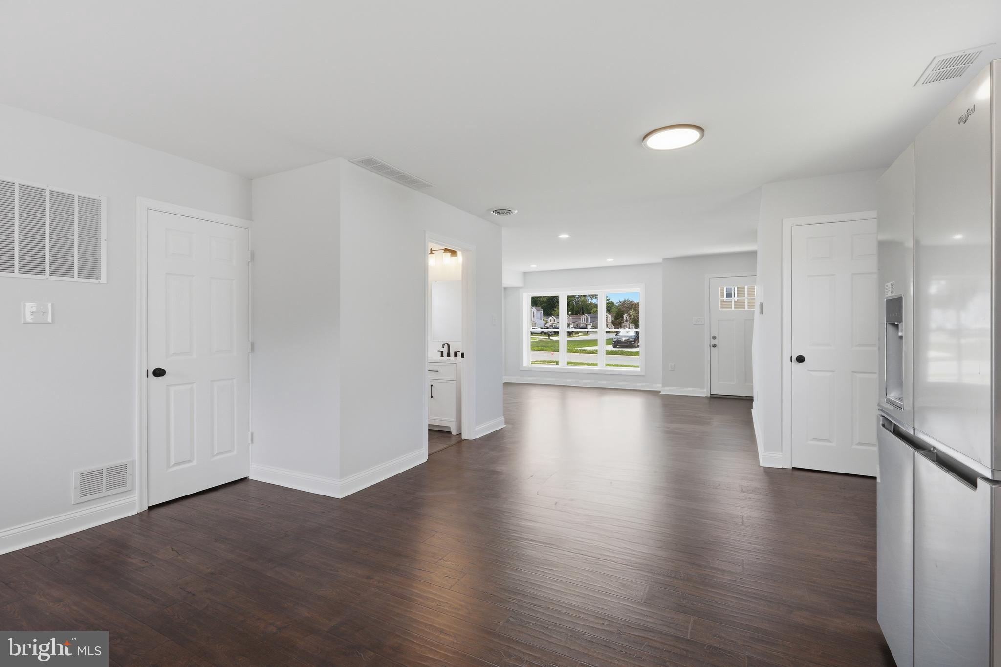 3 BERGEN COURT
