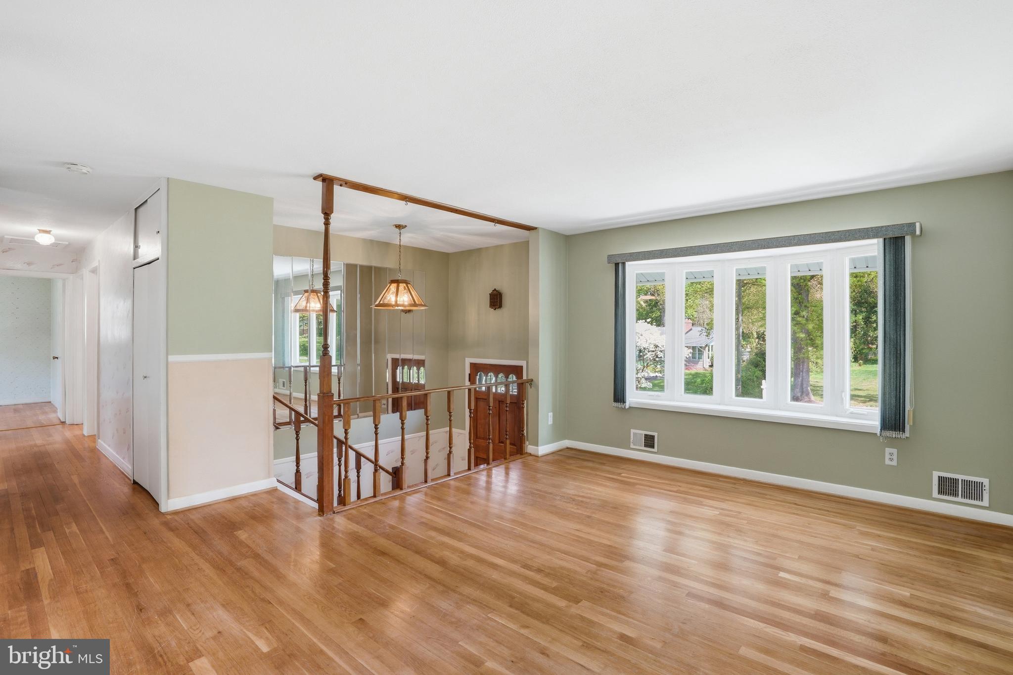 FALLS CHURCH - Residential