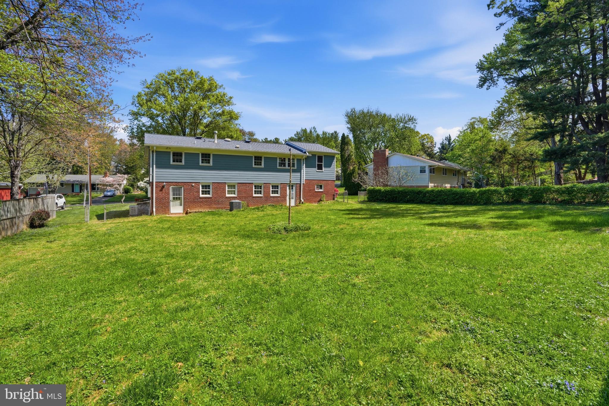 FALLS CHURCH - Residential